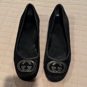 Gucci Black calf hair ballet flats size 38
Very rare